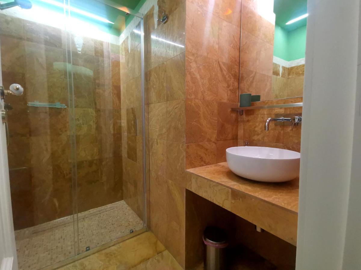 Speciale Tarshito Guesthouse باري المظهر الخارجي الصورة